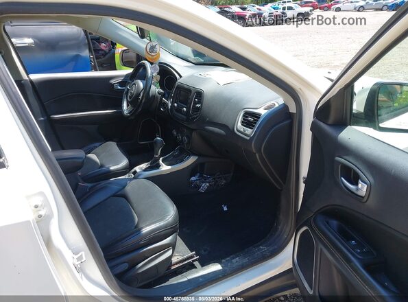 3C4NJDBB7JT114042 2018 JEEP COMPASS White Սալոնի դիմացի տեսք