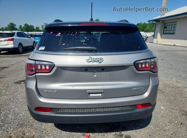3C4NJDBB7JT162687 2018 JEEP COMPASS Серебряный Вид сзади