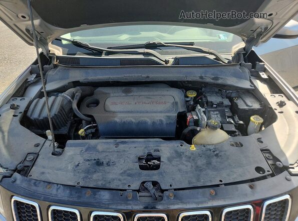 3C4NJDBB7JT162687 2018 JEEP COMPASS Серебряный Вид подкапотного пространства