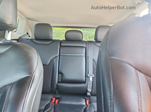 3C4NJDBB7JT162687 2018 JEEP COMPASS Серебряный Вид задних сидений