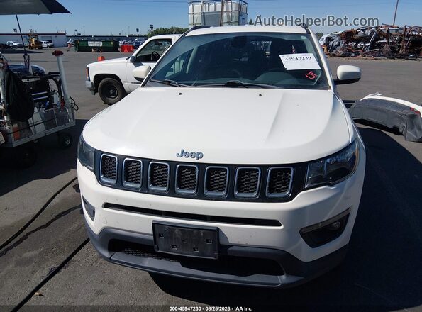 3C4NJDBB7JT180297 2018 JEEP COMPASS White Սալոնի հետևի տեսք