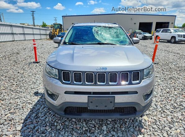 3C4NJDBB7JT366065 2018 JEEP COMPASS Silver Դիմացի տեսք