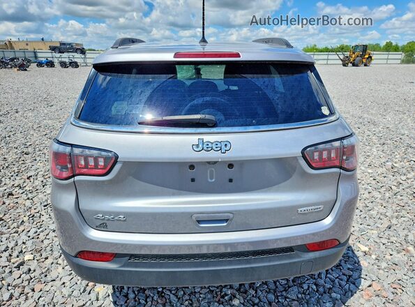 3C4NJDBB7JT366065 2018 JEEP COMPASS Silver Հետևի տեսք