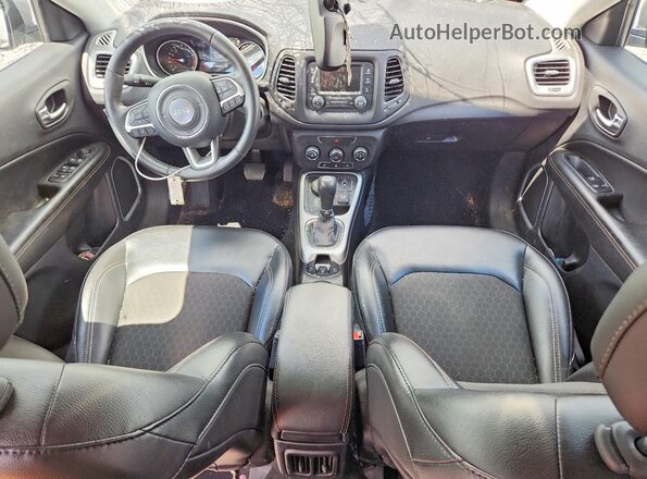 3C4NJDBB7JT366065 2018 JEEP COMPASS Silver Առջևի վահանակի տեսք
