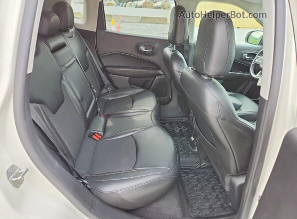 3C4NJDBB7KT703299 2019 JEEP COMPASS White უკანა სალონის ხედი