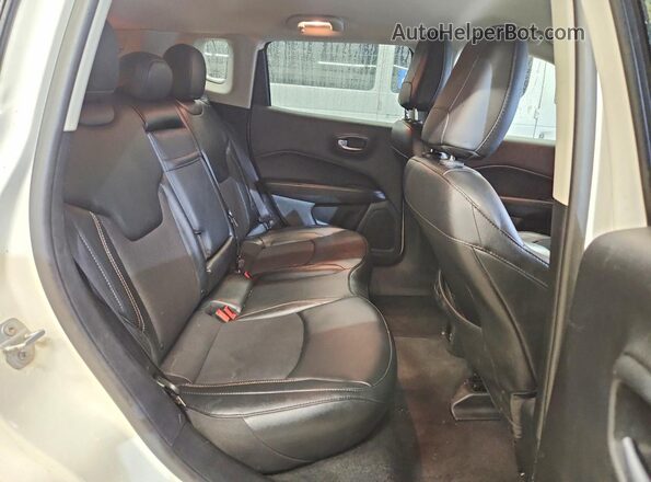 3C4NJDBB7KT734245 2019 JEEP COMPASS White უკანა სალონის ხედი