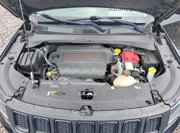 3C4NJDBB7LT165382 2020 JEEP COMPASS Black ძრავის განყოფილების ხედი