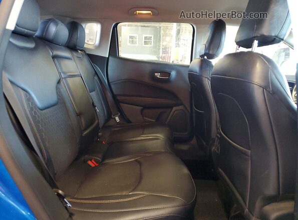 3C4NJDBB8HT665932 2017 JEEP COMPASS Blue Вид задньої частини салону