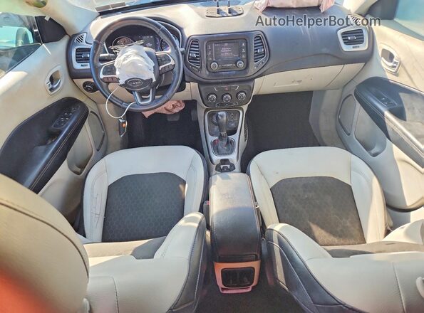 3C4NJDBB8JT207717 2018 JEEP COMPASS Blue Вид панелі приладів