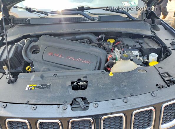 3C4NJDBB8JT207717 2018 JEEP COMPASS Blue Вид підкапотного простору