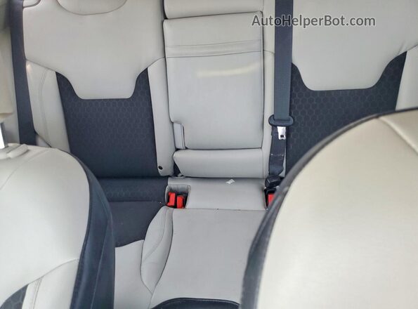 3C4NJDBB8JT207717 2018 JEEP COMPASS Blue Вид задніх сидінь