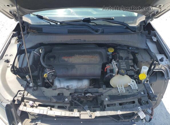 3C4NJDBB8JT303833 2018 JEEP COMPASS Silver Vista interior trasera