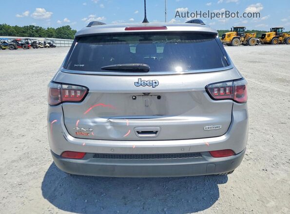 3C4NJDBB8JT303833 2018 JEEP COMPASS Silver Vista trasera