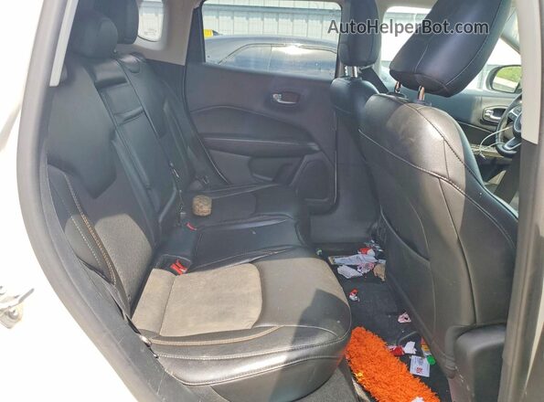 3C4NJDBB8JT342907 2018 JEEP COMPASS White Widok wnętrza z tyłu