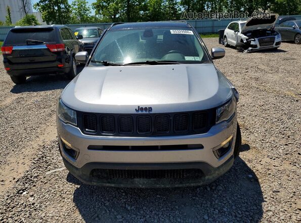 3C4NJDBB8JT394683 2018 JEEP COMPASS Gray Widok z przodu