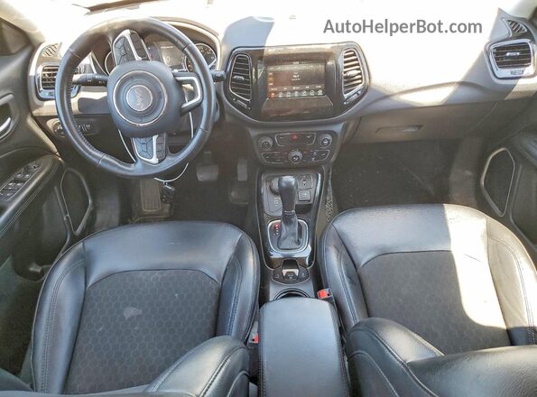 3C4NJDBB8JT394683 2018 JEEP COMPASS Gray Widok deski rozdzielczej