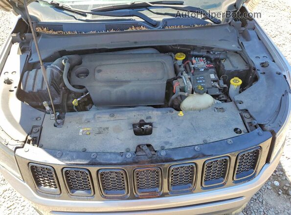 3C4NJDBB8JT394683 2018 JEEP COMPASS Gray Widok komory silnika