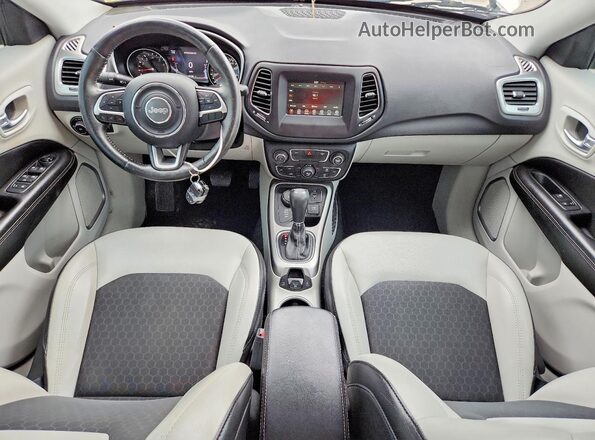 3C4NJDBB8JT401213 2018 JEEP COMPASS White Vista del salpicadero