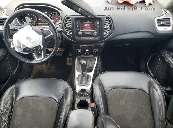 3C4NJDBB8JT457619 2018 JEEP COMPASS Black Dashboard view