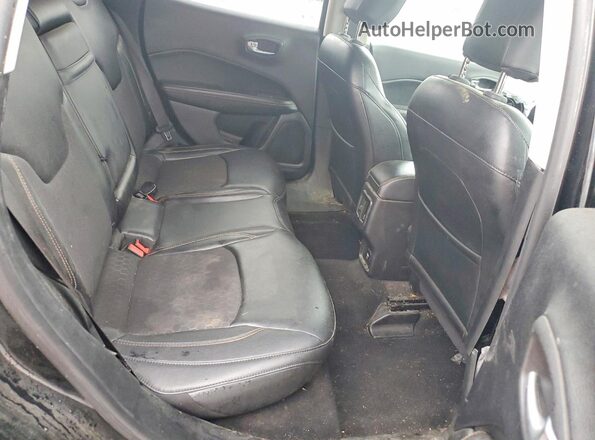 3C4NJDBB8JT457619 2018 JEEP COMPASS Black Rear seats view