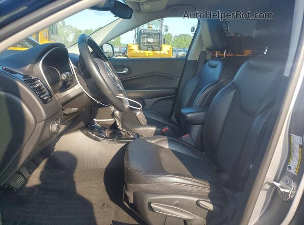 3C4NJDBB8KT621226 2019 JEEP COMPASS Silver წინა სალონის ხედი