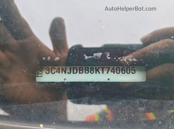 3C4NJDBB8KT740605 2019 JEEP COMPASS Black Widok naklejki z numerem VIN