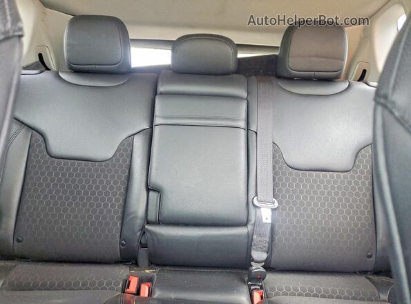 3C4NJDBB8KT740720 2019 JEEP COMPASS Серебряный Вид задних сидений