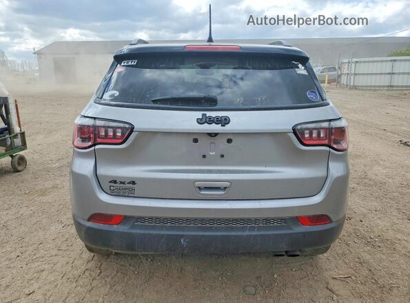 3C4NJDBB8KT740720 2019 JEEP COMPASS Серебряный Вид сзади