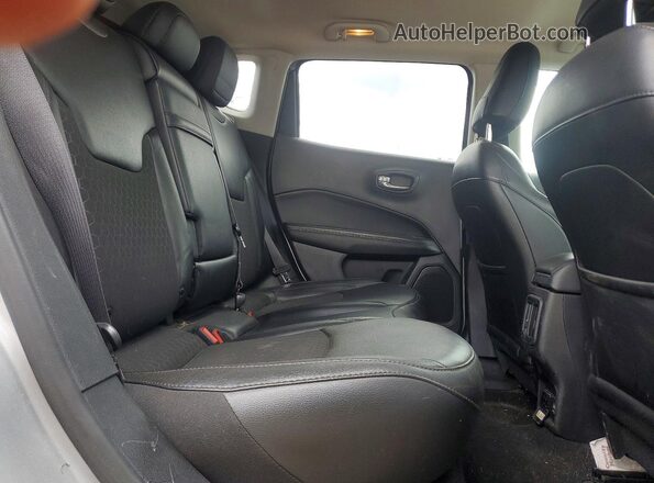 3C4NJDBB8KT740720 2019 JEEP COMPASS Серебряный Вид задней части салона