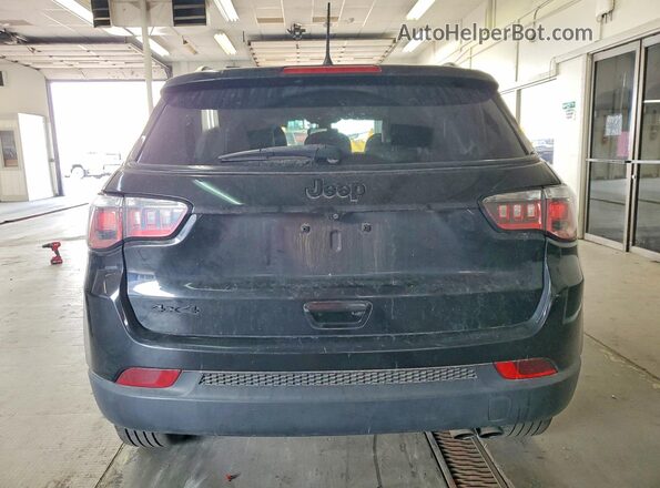 3C4NJDBB8LT137557 2020 JEEP COMPASS Black Widok z tyłu