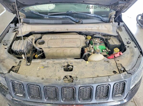 3C4NJDBB8LT137557 2020 JEEP COMPASS Black Widok komory silnika