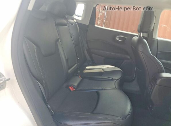 3C4NJDBB8MT544005 2021 JEEP COMPASS White Вид задньої частини салону