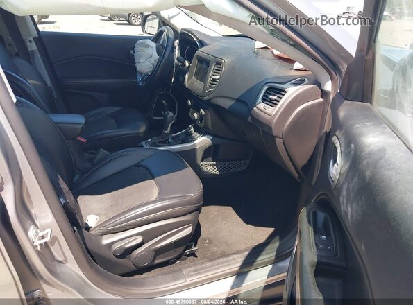 3C4NJDBB9HT641025 2017 JEEP NEW COMPASS Silver წინა სალონის ხედი