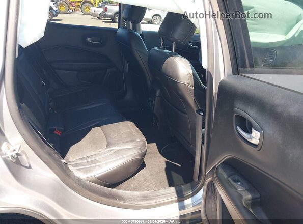 3C4NJDBB9HT641025 2017 JEEP NEW COMPASS Silver VIN კოდის სტიკერის ხედი