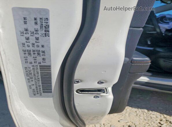 3C4NJDBB9JT113930 2018 JEEP COMPASS White Vista de la etiqueta del VIN
