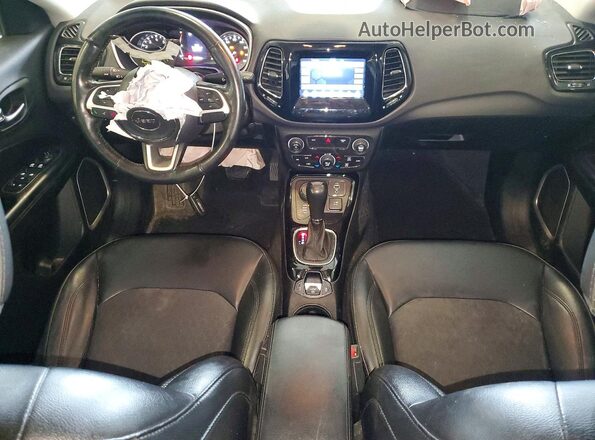 3C4NJDBB9KT599155 2019 JEEP COMPASS Черный Вид панели приборов