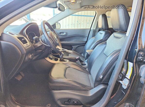 3C4NJDBB9KT737079 2019 JEEP COMPASS Черный Вид салона спереди