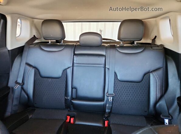 3C4NJDBB9KT737079 2019 JEEP COMPASS Черный Вид задних сидений