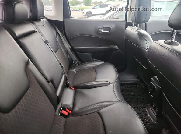 3C4NJDBB9LT157073 2020 JEEP COMPASS Black Widok wnętrza z tyłu