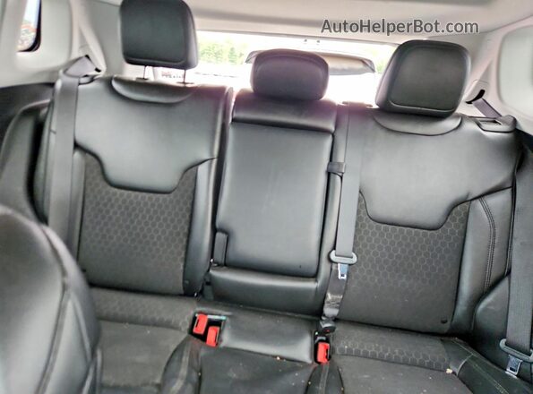 3C4NJDBB9LT157073 2020 JEEP COMPASS Black Widok tylnych siedzeń