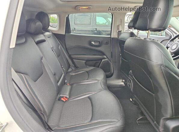3C4NJDBB9MT501745 2021 JEEP COMPASS White Вид задніх сидінь