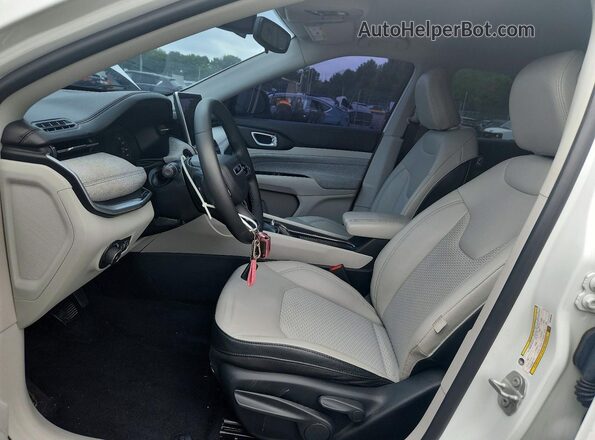 3C4NJDBB9NT235449 2022 JEEP COMPASS White Vista interior delantera