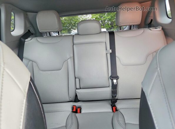 3C4NJDBB9NT235449 2022 JEEP COMPASS White Vista de los asientos traseros