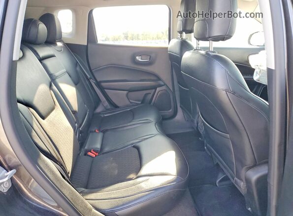 3C4NJDBBXHT641440 2017 JEEP COMPASS Gray Вид задньої частини салону