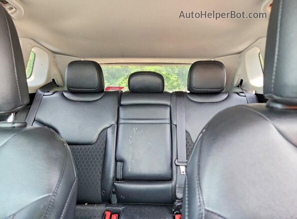 3C4NJDBBXJT155183 2018 JEEP COMPASS Черный Вид задних сидений