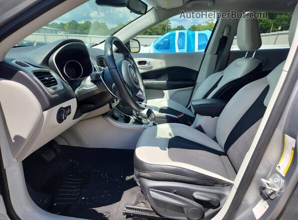 3C4NJDBBXJT161260 2018 JEEP COMPASS Silver Vista interior delantera
