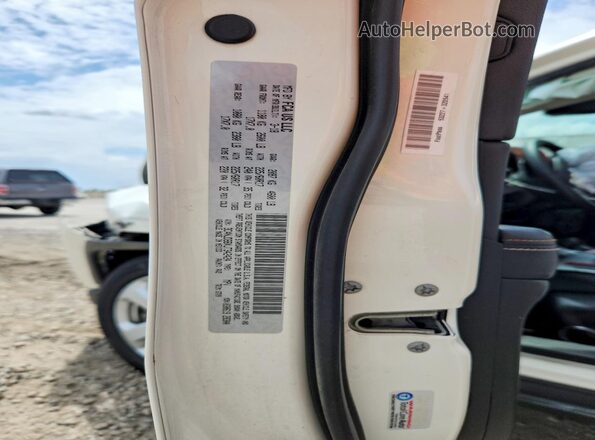 3C4NJDBBXJT342424 2018 JEEP COMPASS White Widok komory silnika