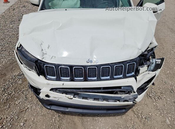 3C4NJDBBXJT342424 2018 JEEP COMPASS White Widok wnętrza z tyłu