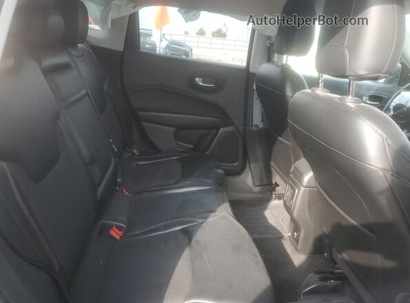 3C4NJDBBXJT391137 2018 JEEP COMPASS Угольный Вид задней части салона