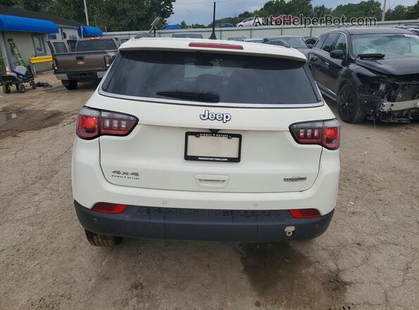 3C4NJDBBXJT392367 2018 JEEP COMPASS White უკანა ხედი